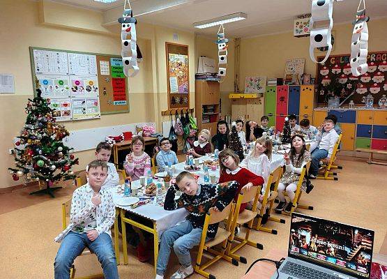 Grafika 7: Spotkania wigilijne w klasach I-III