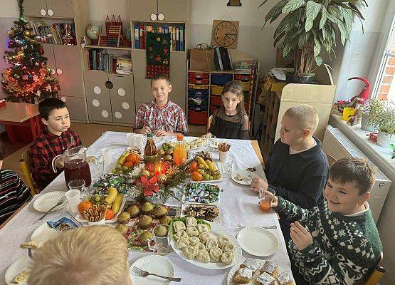 Grafika 11: Spotkania wigilijne w klasach I-III