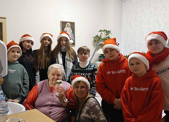 Grafika 4: „Herbatka dla Seniora” – spotkanie pełne wzruszeń i serdeczności