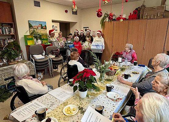 Grafika 2: „Herbatka dla Seniora” – spotkanie pełne wzruszeń i serdeczności