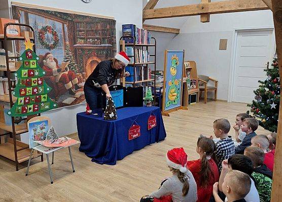 Grafika 1: Spotkanie z teatrzykiem kamishibai