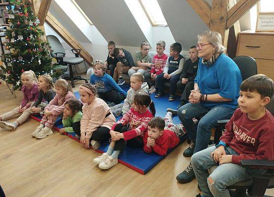 Grafika 9: Spotkanie z teatrzykiem kamishibai