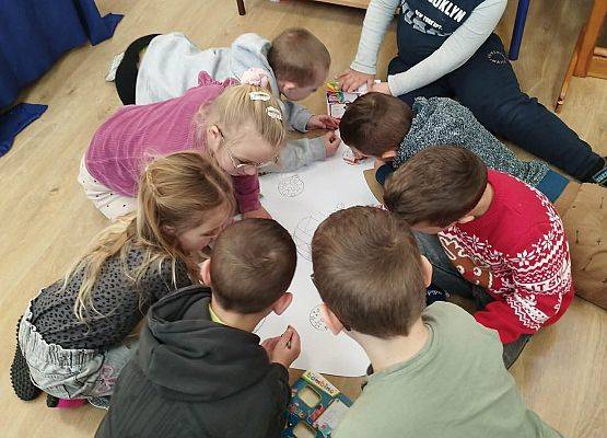 Grafika 14: Spotkanie z teatrzykiem kamishibai