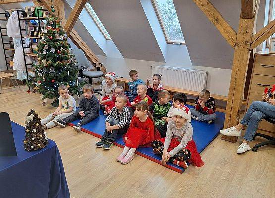 Grafika 3: Spotkanie z teatrzykiem kamishibai