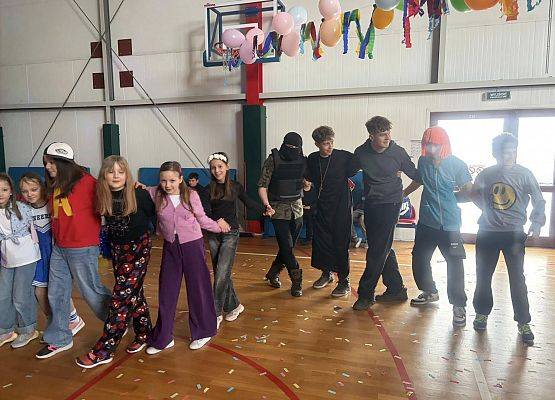 Grafika 12: Bal Karnawałowy