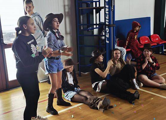 Grafika 22: Bal Karnawałowy