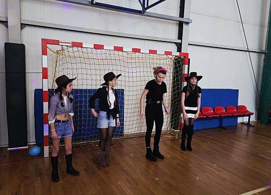 Grafika 20: Bal Karnawałowy