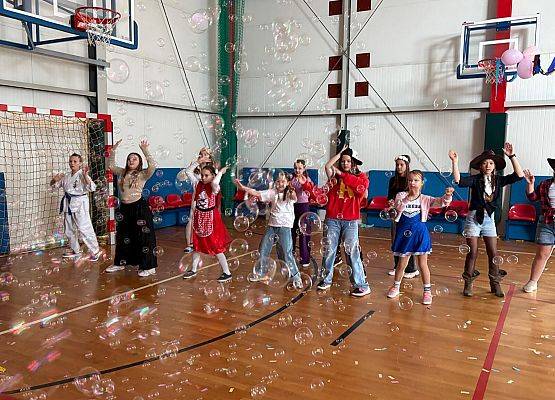 Grafika 5: Bal Karnawałowy