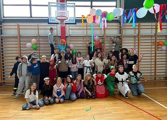 Grafika 3: Bal Karnawałowy