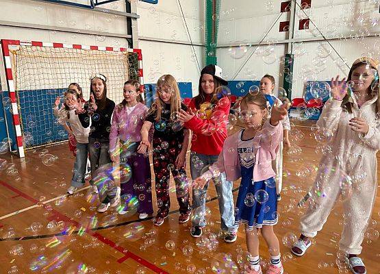 Grafika 4: Bal Karnawałowy