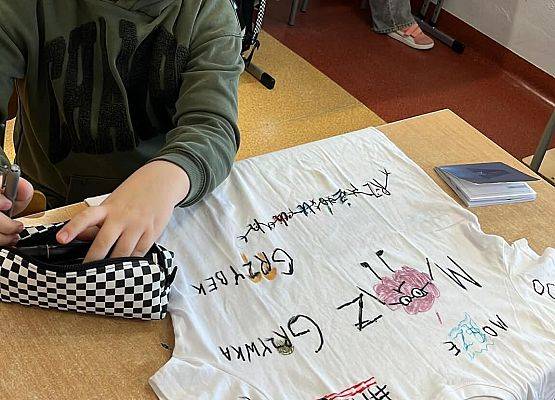 Grafika 9: Międzynarodowy Dzień Języka Ojczystego