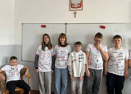 Grafika 4: Międzynarodowy Dzień Języka Ojczystego