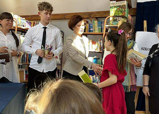 Grafika 11: Szkolny Konkurs Recytatorski