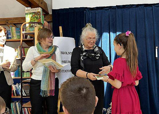 Grafika 10: Szkolny Konkurs Recytatorski