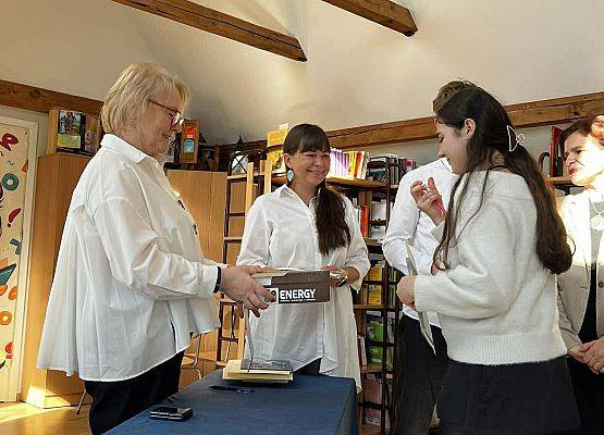 Grafika 18: Szkolny Konkurs Recytatorski