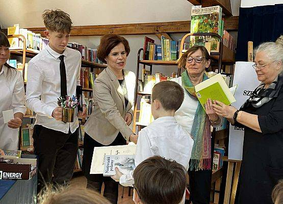 Grafika 7: Szkolny Konkurs Recytatorski