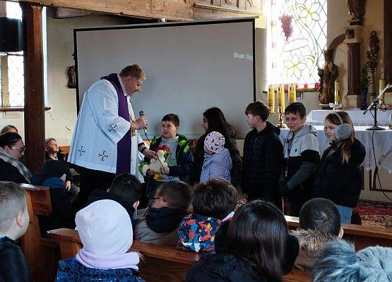 Grafika 3: Czas zadumy i duchowego wzrostu – Rekolekcje Wielkopostne 2026