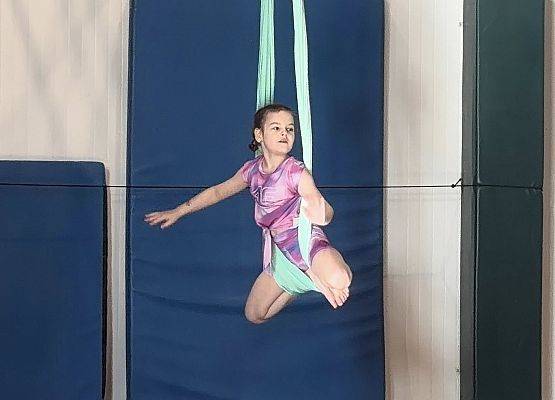 Grafika 3: Scena pełna gwiazd! Relacja z wiosennego konkursu talentów!