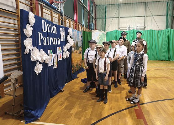 Grafika 15: Apel z okazji Dnia Patrona – wyjątkowa lekcja historii i pamięci