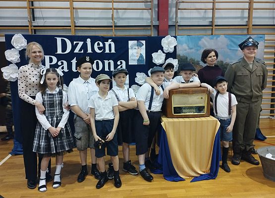 Grafika 26: Apel z okazji Dnia Patrona – wyjątkowa lekcja historii i pamięci