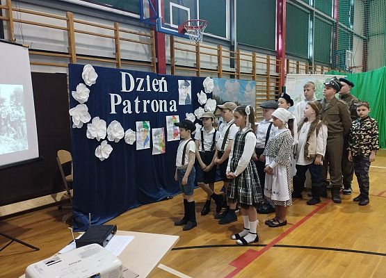 Grafika 14: Apel z okazji Dnia Patrona – wyjątkowa lekcja historii i pamięci
