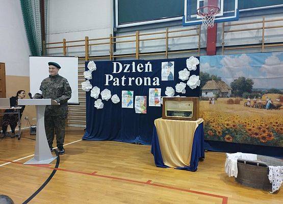 Grafika 2: Apel z okazji Dnia Patrona – wyjątkowa lekcja historii i pamięci