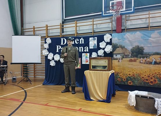 Grafika 5: Apel z okazji Dnia Patrona – wyjątkowa lekcja historii i pamięci