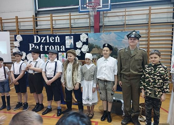 Grafika 19: Apel z okazji Dnia Patrona – wyjątkowa lekcja historii i pamięci