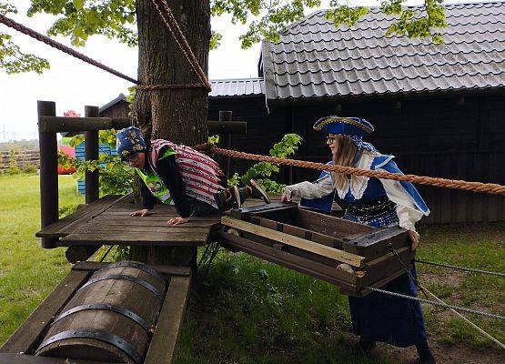 Grafika 5: Relacja z wycieczki do ,,Tajnej Pirackiej Bazy” w Grąbkowie