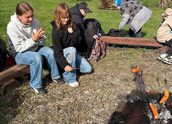 Grafika 8: Wycieczka do Parku Labiryntów w Łebie