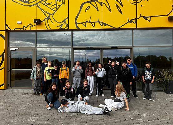 Grafika 5: Klasa piąta w Majalandzie – dzień pełen przygód!
