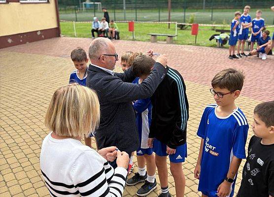 Grafika 7: Mistrzostwa Gminy Ustka w Sztafetowych Biegach Przełajowych