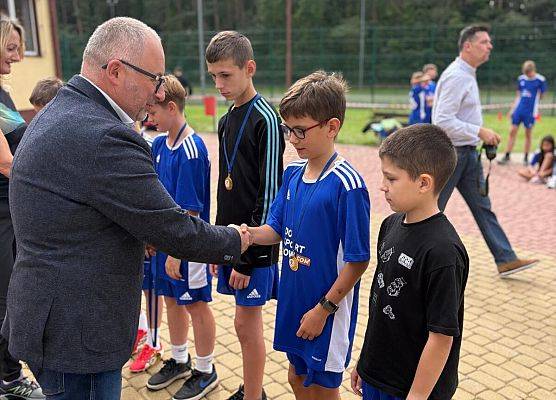 Grafika 6: Mistrzostwa Gminy Ustka w Sztafetowych Biegach Przełajowych