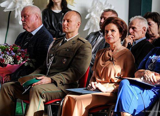 Grafika 7: Jubileusz 80-lecia Szkoły Podstawowej im. por. Witolda Dzięgielewskiego w Zaleskich