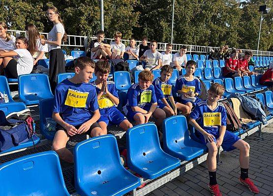 Grafika 8: Powiatowa Olimpiada Młodzieży w Sztafetowych Biegach Przełajowych