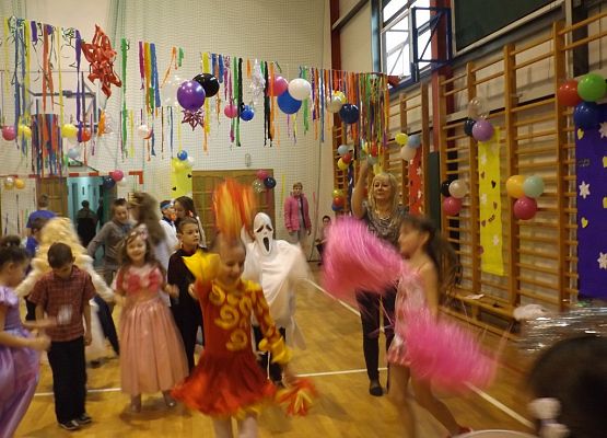 Grafika 1: Bal karnawałowy