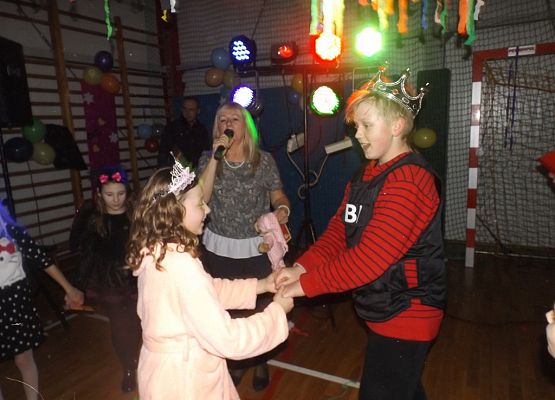 Grafika 4: Bal karnawałowy