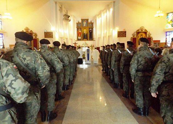 Grafika 2: Uroczyste obchody 226. rocznicy uchwalenia Konstytucji 3 Maja