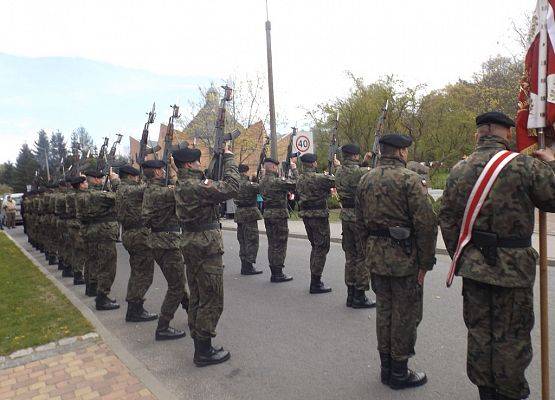 Grafika 4: Uroczyste obchody 226. rocznicy uchwalenia Konstytucji 3 Maja