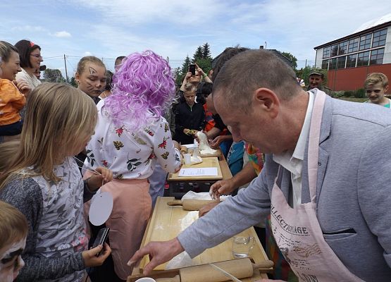 Grafika 5: W rodzinie siła