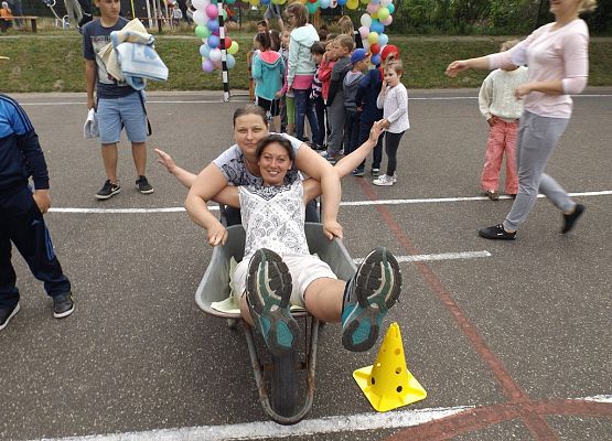 Grafika 2: W rodzinie siła