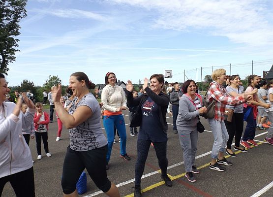 Grafika 8: W rodzinie siła