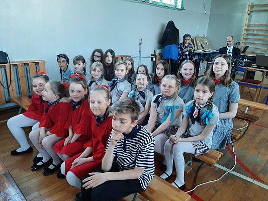 Grafika 9: "Łajba 2022"