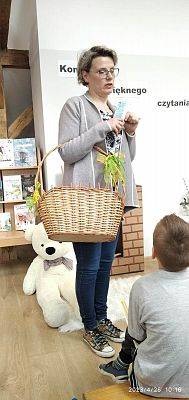 Grafika 6:  " Kto czyta, żyje podwójnie’’