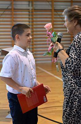 Grafika 17: Żegnaj, szkoło! Czas na wakacje!