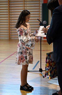 Grafika 21: Żegnaj, szkoło! Czas na wakacje!