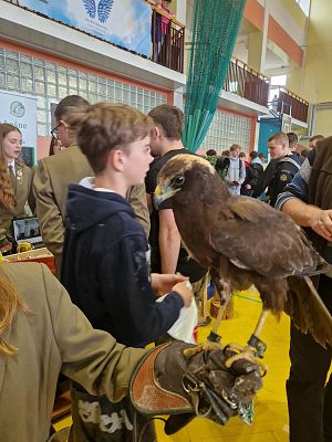 Grafika 8: Ósmoklasiści na VII Targach Edukacyjnych w Postominie